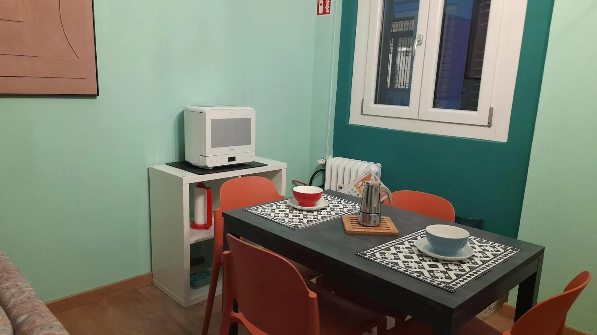 Comfortable Flat Inside Isola And Garibaldi District 밀라노 0*,  이탈리아