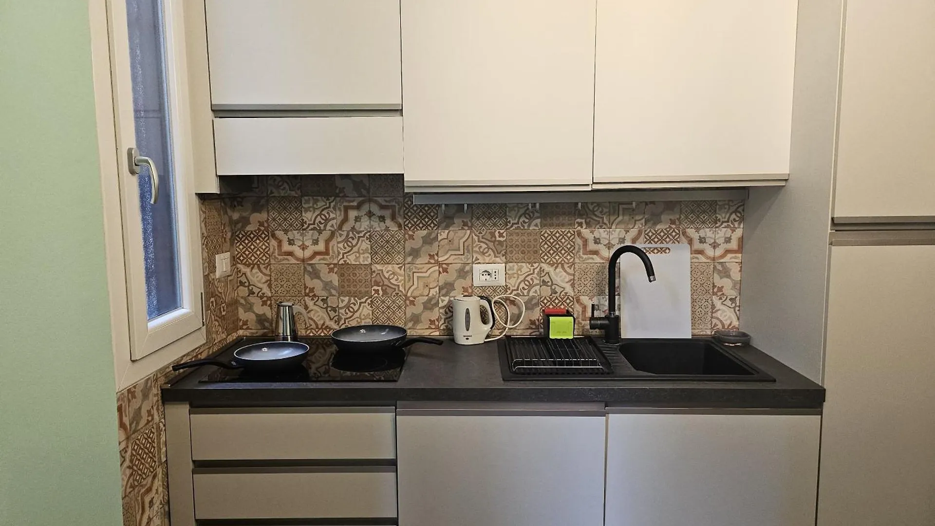 Comfortable Flat Inside Isola And Garibaldi District 밀라노 0*,  이탈리아