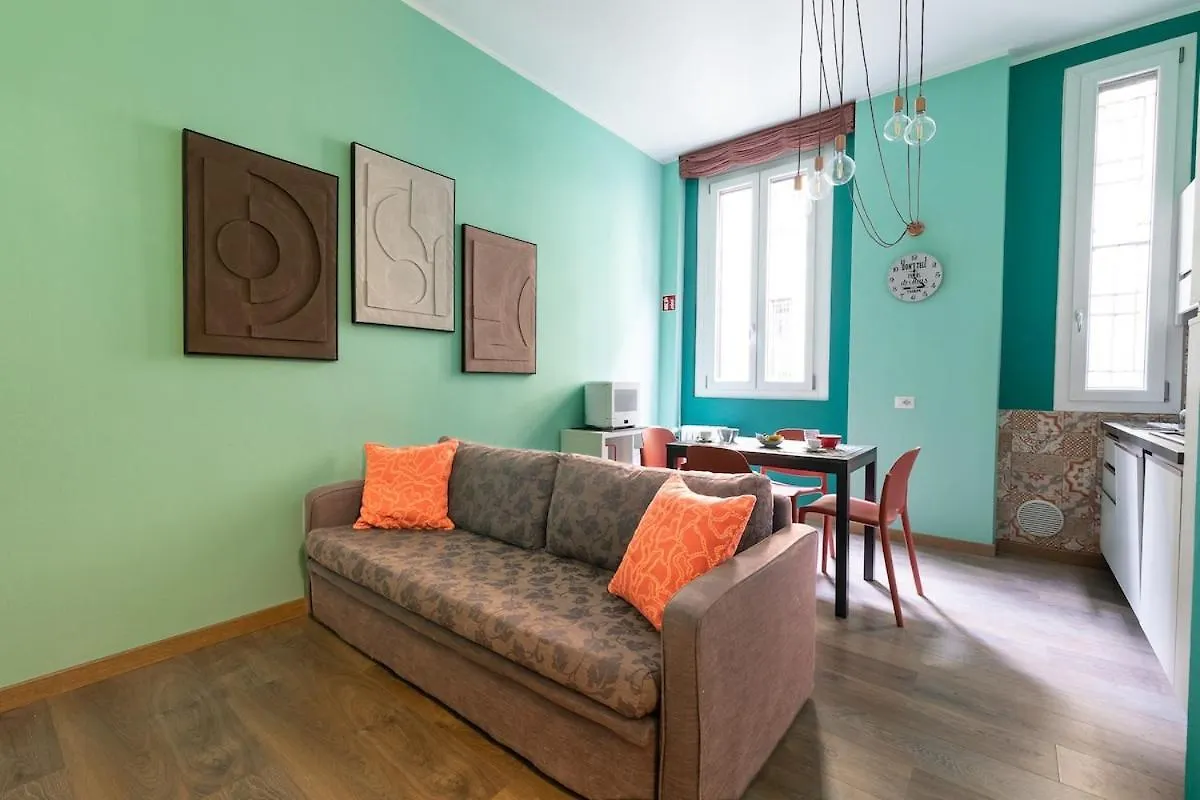 Comfortable Flat Inside Isola And Garibaldi District Milánó