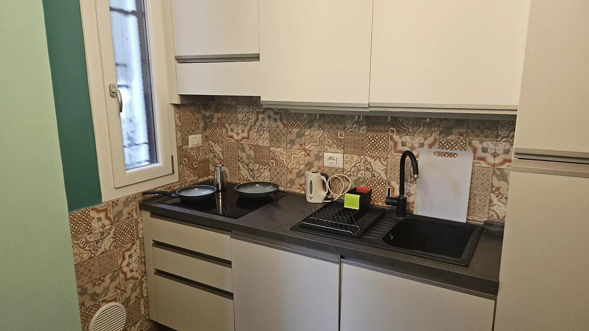 Comfortable Flat Inside Isola And Garibaldi District Milánó Apartman